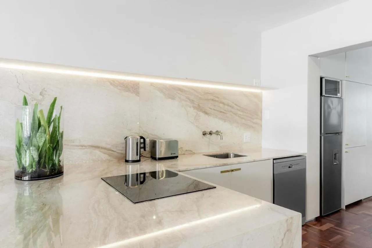 Apartment Luxurious Flat On Beach Road Sea Point Cape Town