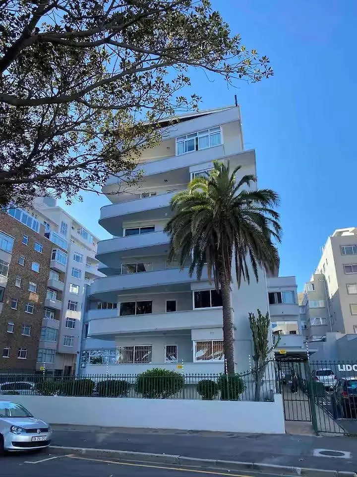 Luxurious Flat On Beach Road Sea Point Cape Town