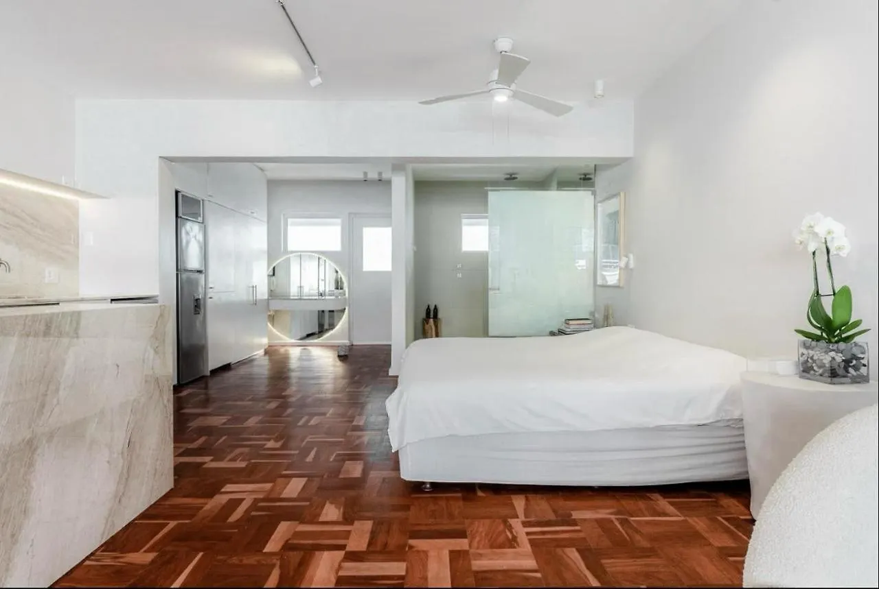 Luxurious Flat On Beach Road Sea Point Cape Town