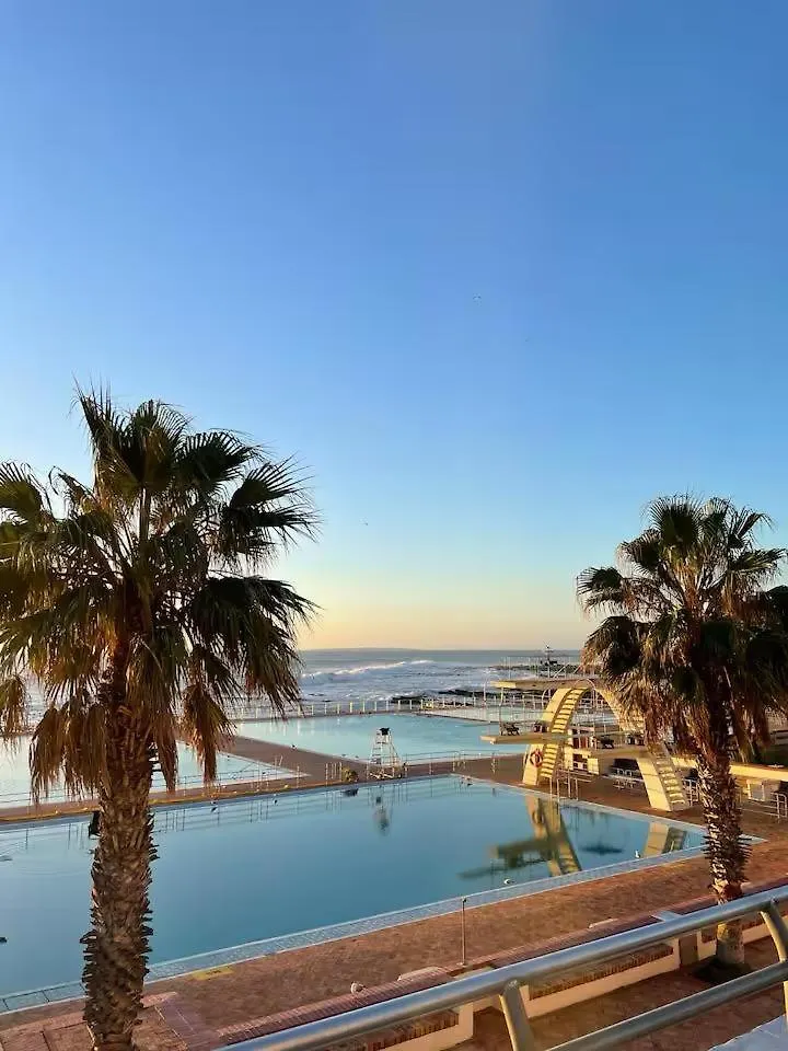 Apartment Luxurious Flat On Beach Road Sea Point Cape Town