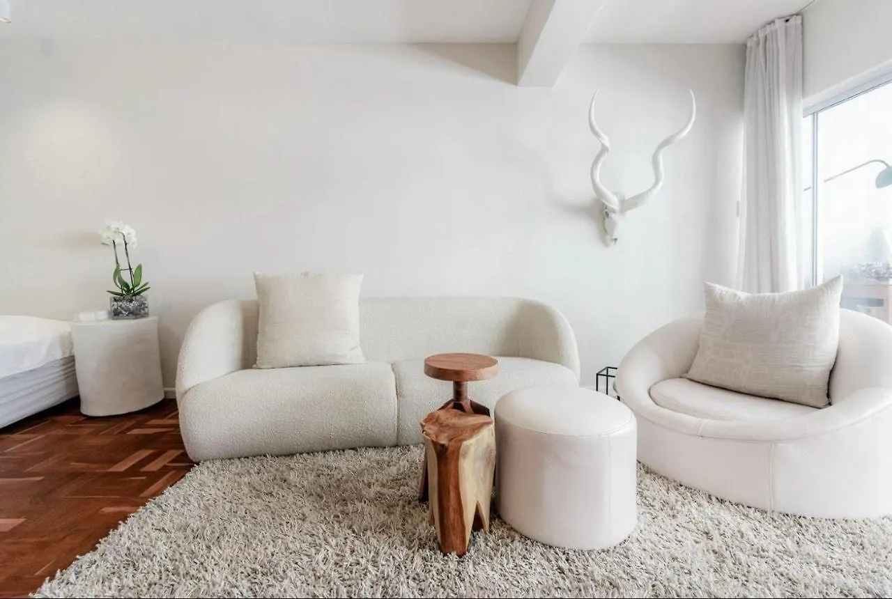 Luxurious Flat On Beach Road Sea Point Cape Town